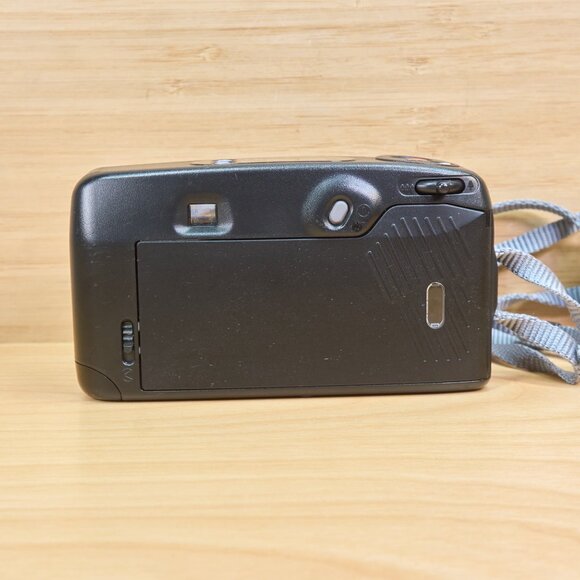 Pentax Zoom 60X Point and Shoot 35mm Film Camera, Made in Japan - Picture 6 of 9